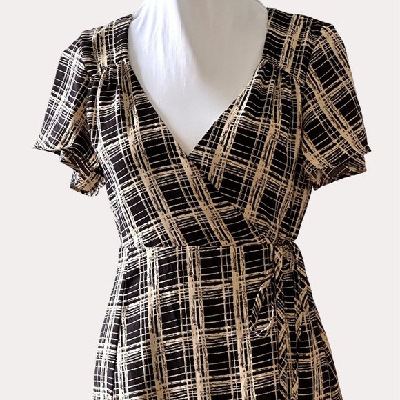 Urban Outfitters Black and White Plaid Midi Dress - Picture 5 of 13